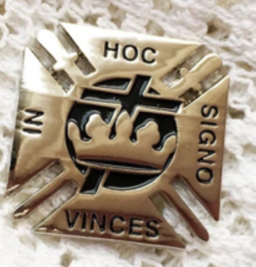 Knights templar vinces in hoc signo lapel pin  large 