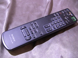 Sony RMT-V182B VHS Tape VCR Remote Control - $7.00