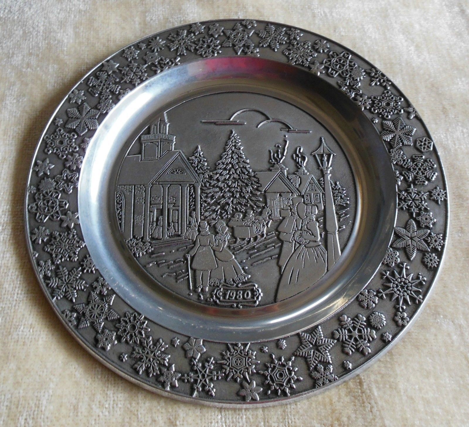 Vintage Wilton Columbia USA Holiday Collectible Pewter Plate 1980 Pewter