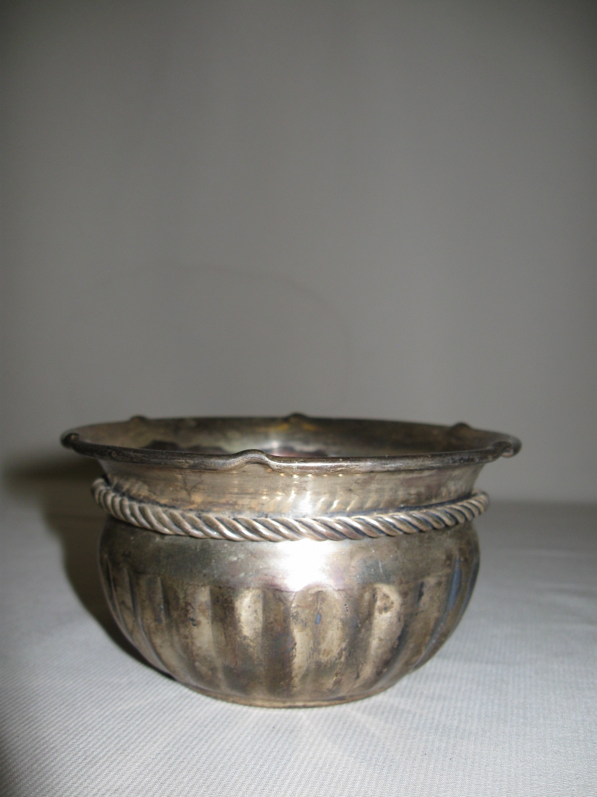 Candle Holder Bowl  Pot  Panel Sides Rope Design  Bow Silver 