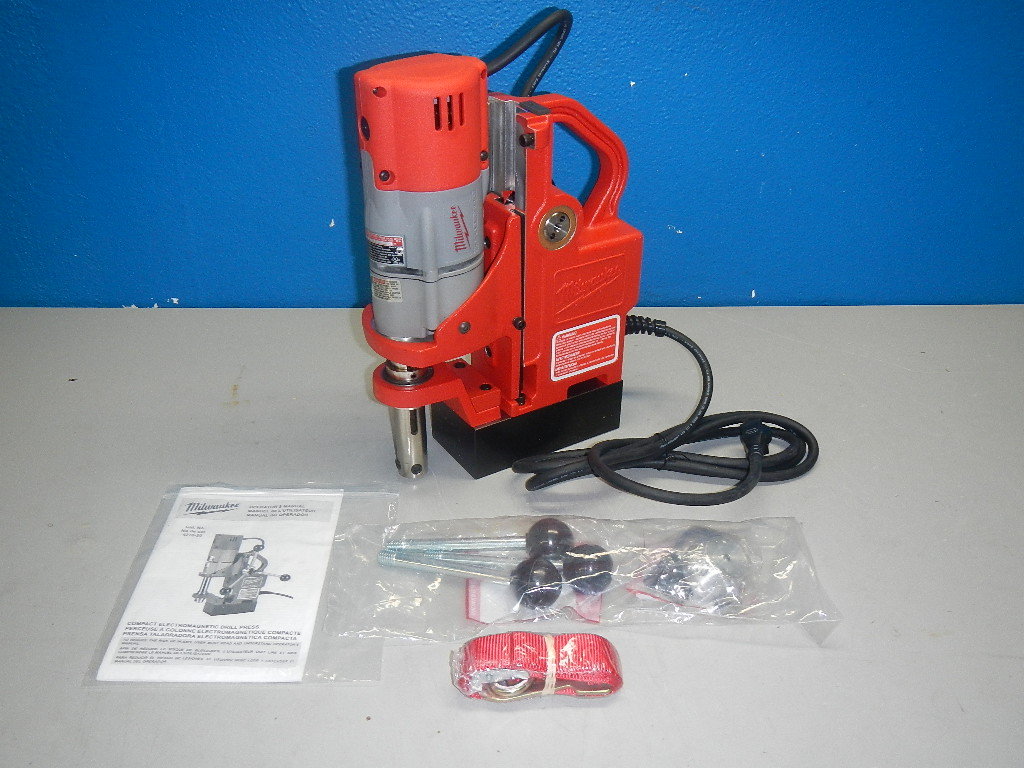 MILWAUKEE 450 Rpm Compact Base Drill Press 427020 Drill Presses