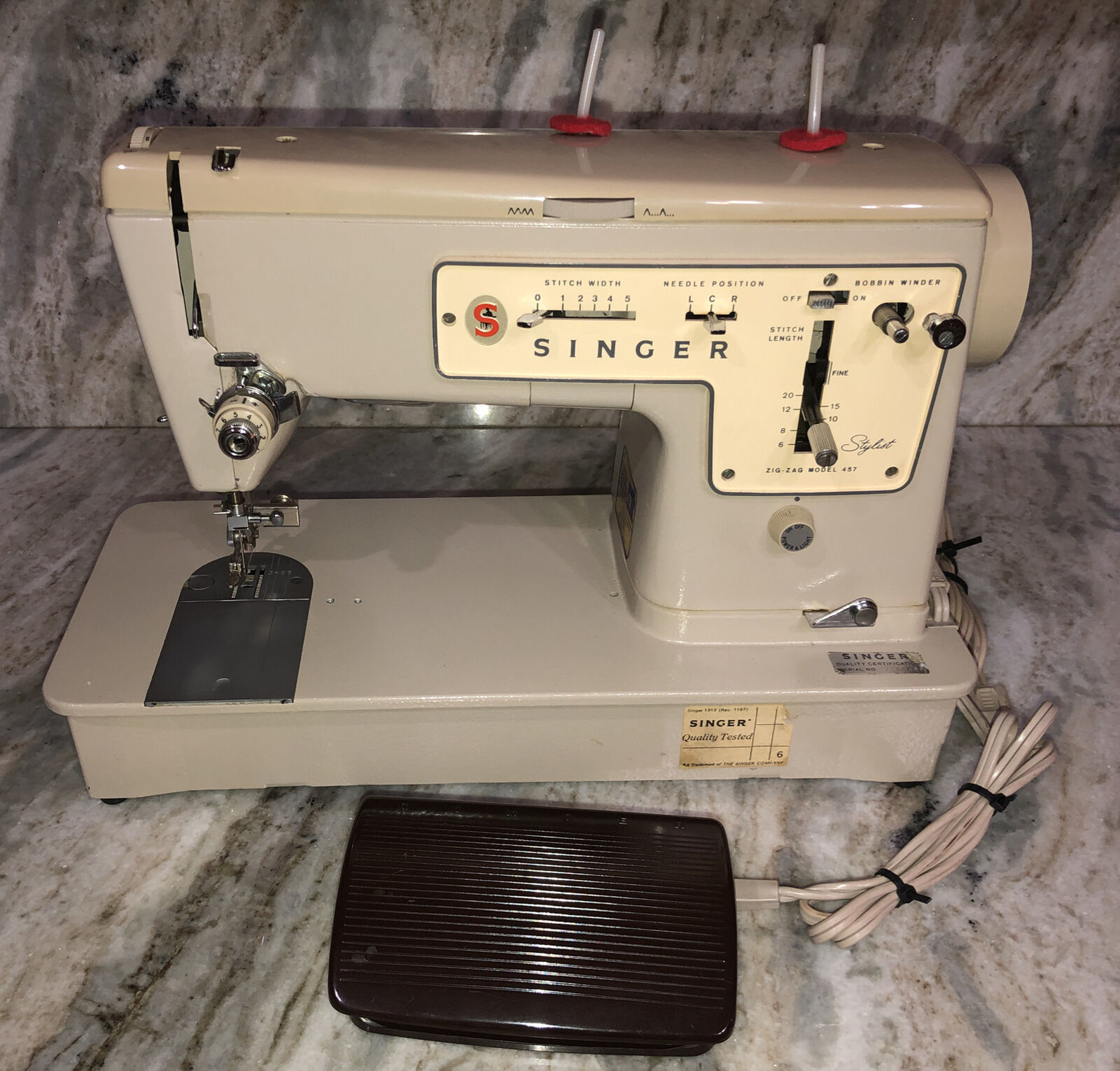 Vintage Singer Sewing Machine Zig Zag Model 457 StylistEXCELLENT