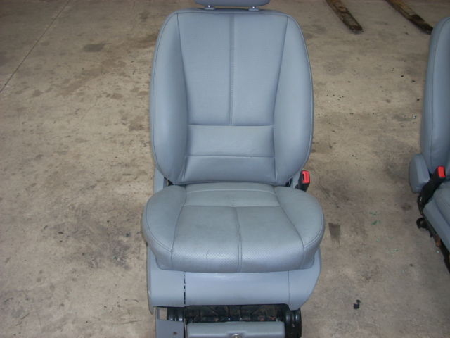 1818  rt front seat