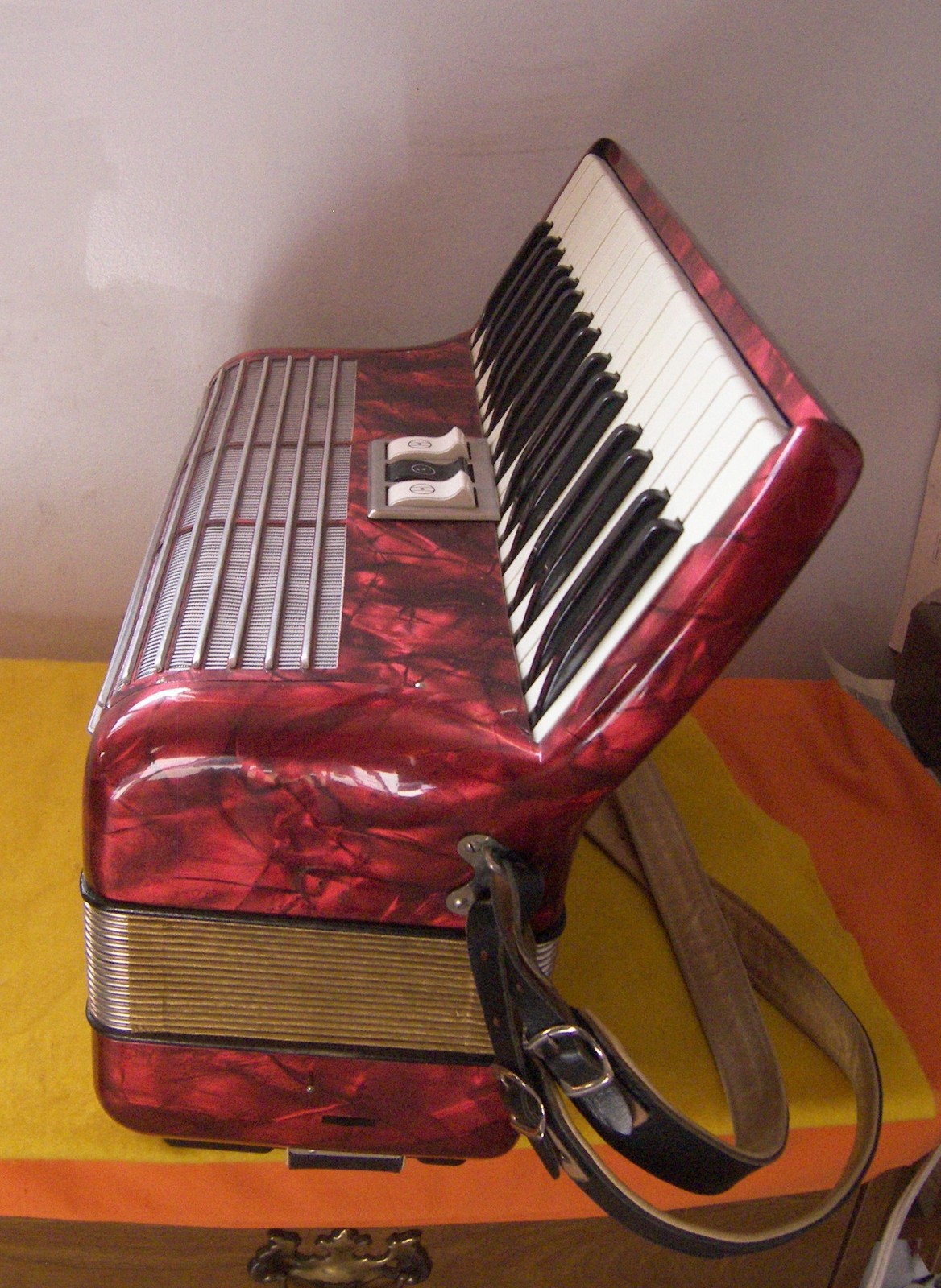Hohner Tango IM Accordion Full Size 120 Bass Collectors Item Musical Instruments & Gear