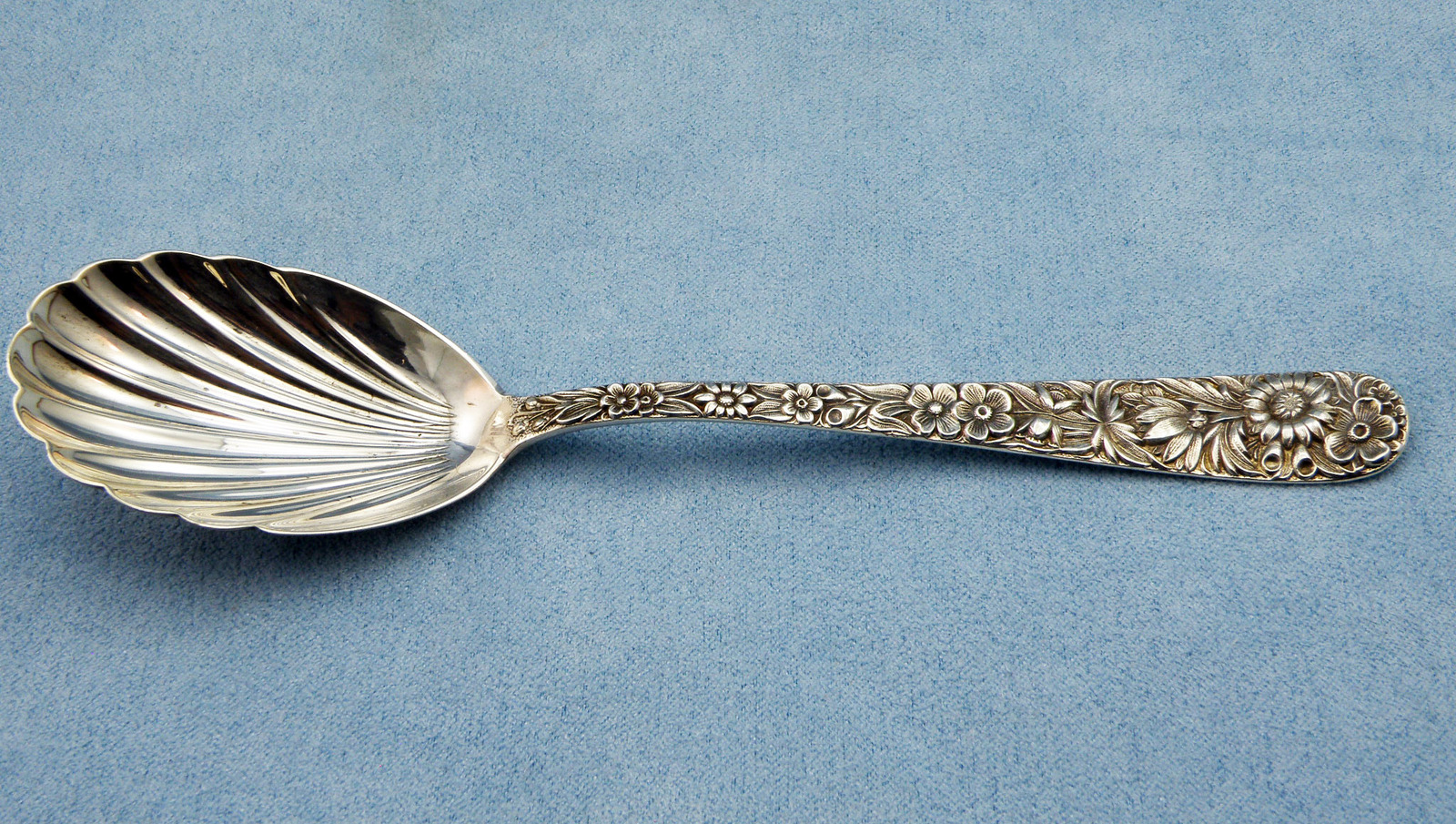 S Kirk & Son Repousse Sterling Silver Scalloped Sugar Shell Spoon No