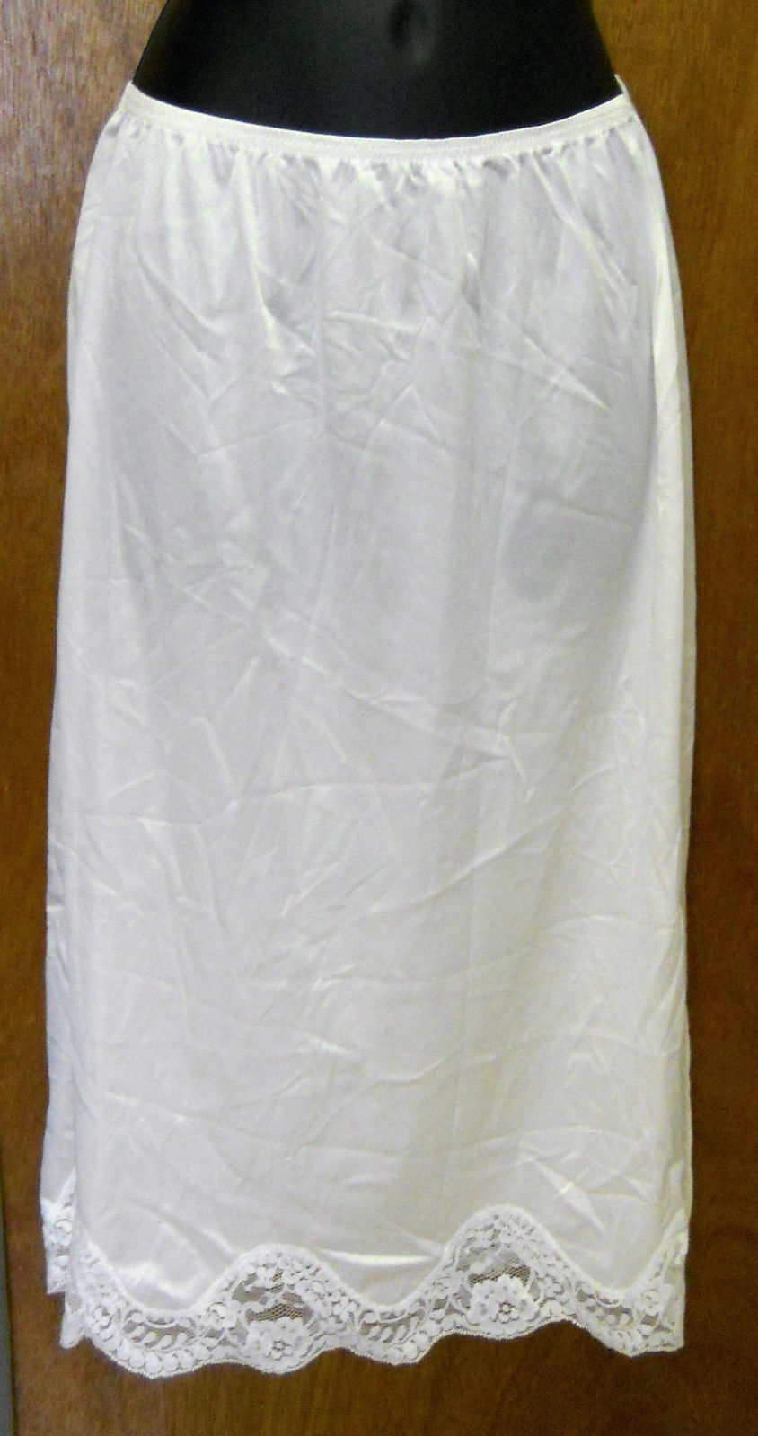 VTG BODY LITES JC Penney WHITE NYLON ANTRON III Half SLIP w LACE size Medium 28 Slips