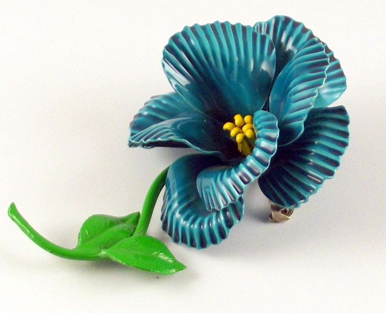 Vintage Enamel Flower Pin 102