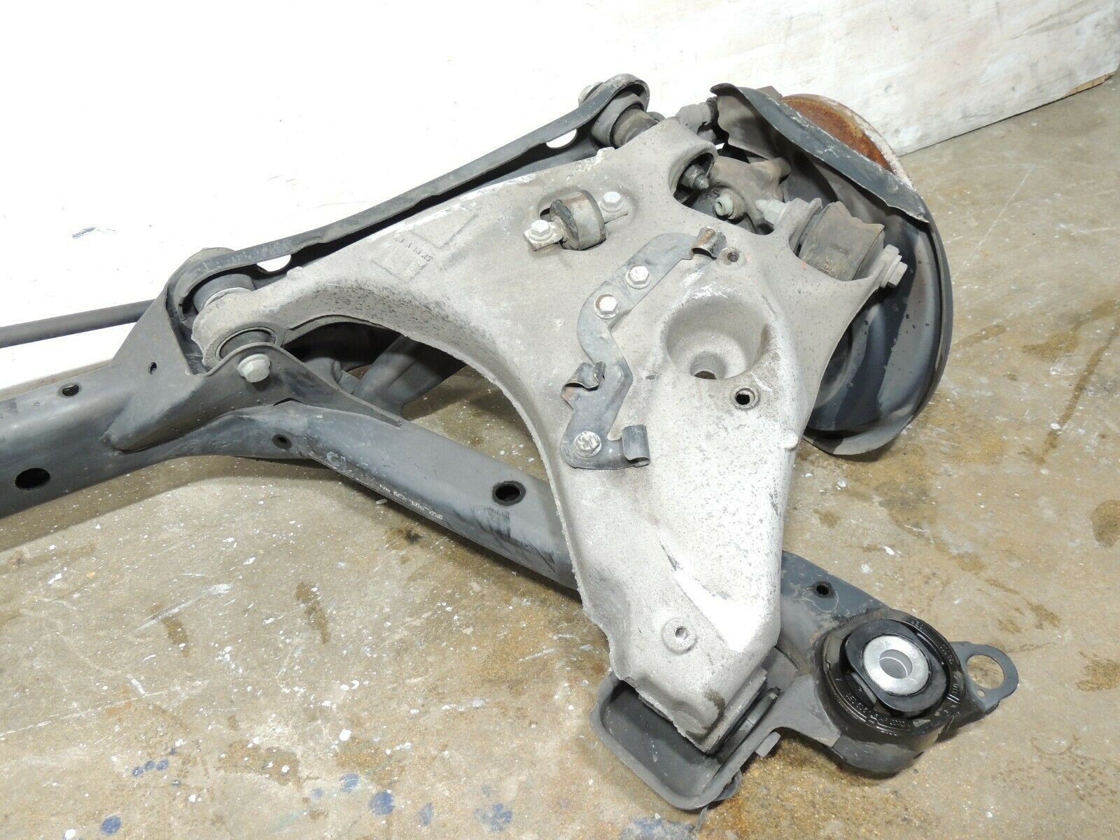 2007 B7 Audi A4 Subframe K Frame Independent Rear Suspension Assembly