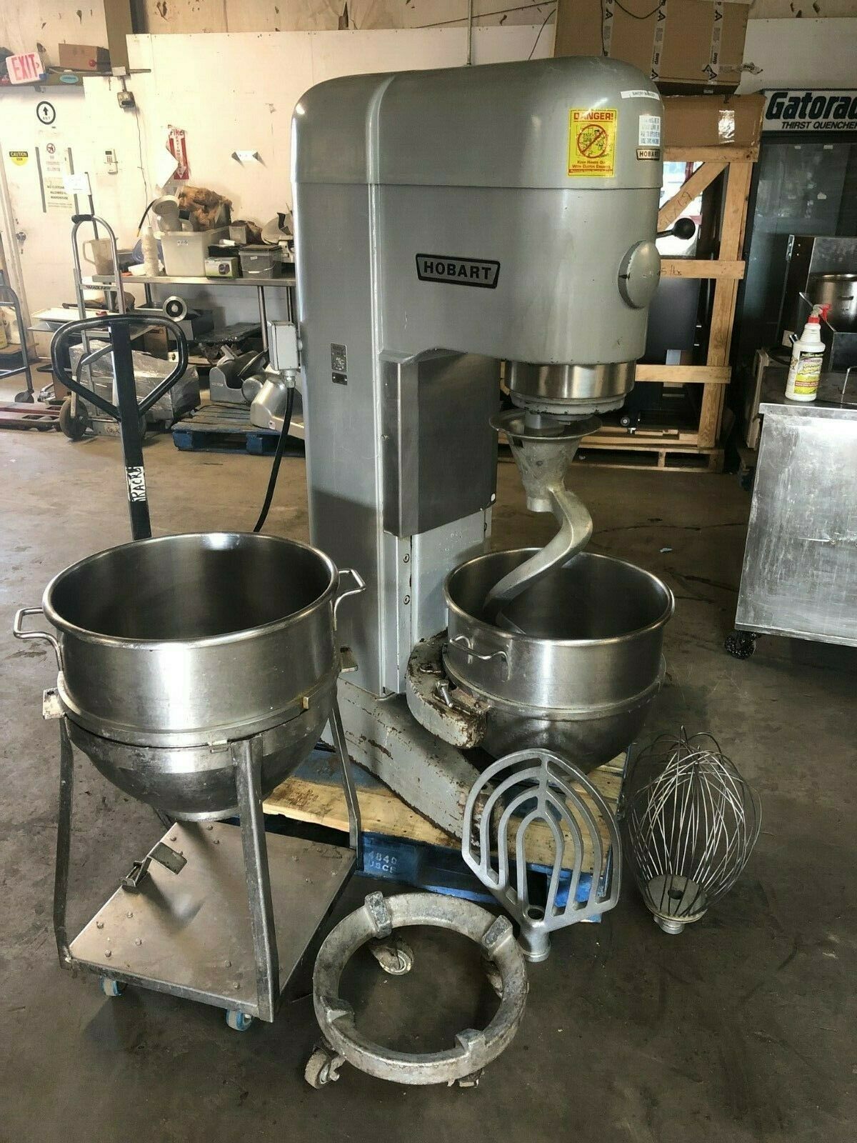 Hobart M802 Commercial 80 QT Bakery Baking Dough Mixer w/ Bowl Whisk