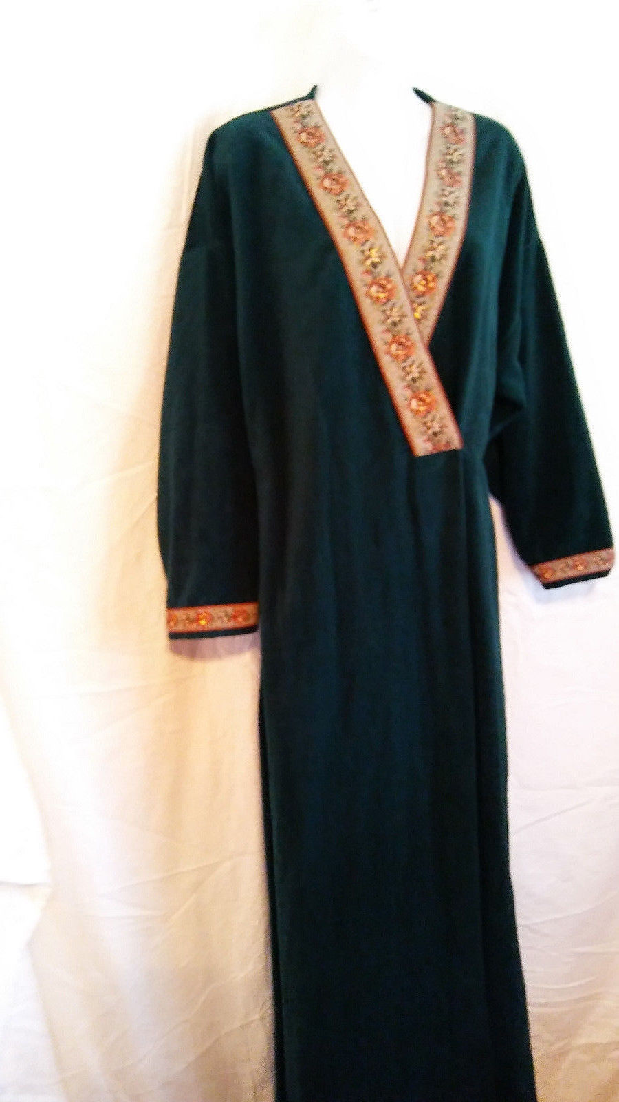 Medium Vtg 60s 70s Vanity Fair Velour Robe And 23 Similar Items