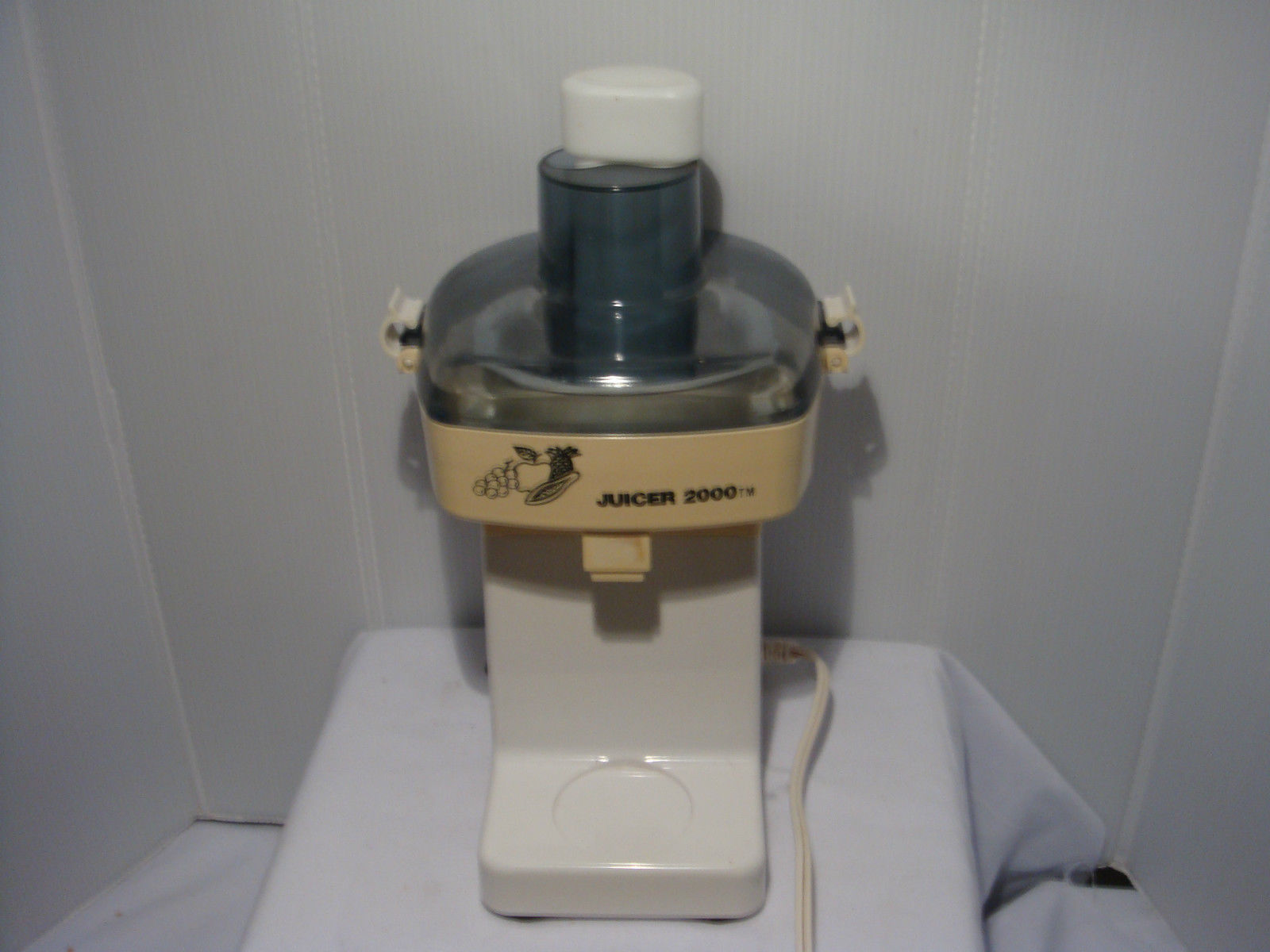 VINTAGE JUICER 2000 with PULP EXTRACTOR SIMPLE TO USE & CLEAN Juicers