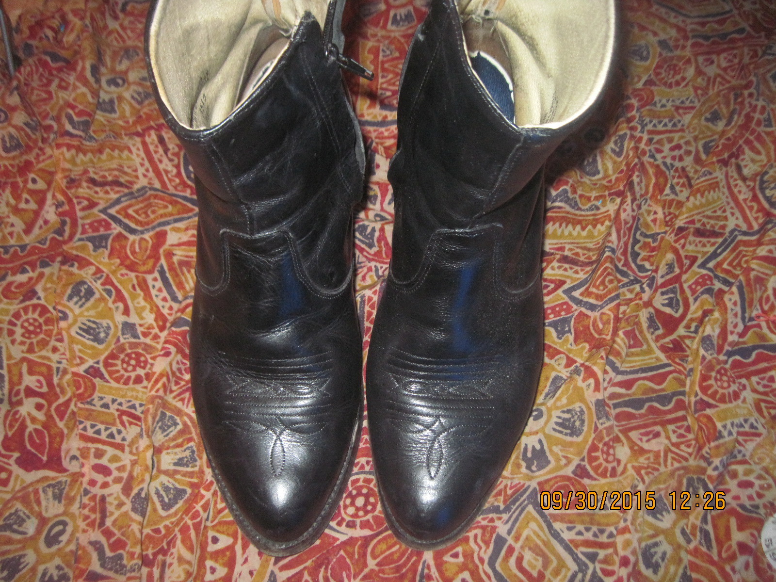 MEN'S LEATHER WESTERN ANKLE BOOTS W/ YKK ZIPPER IN BLACK, SIZE 9.5" W