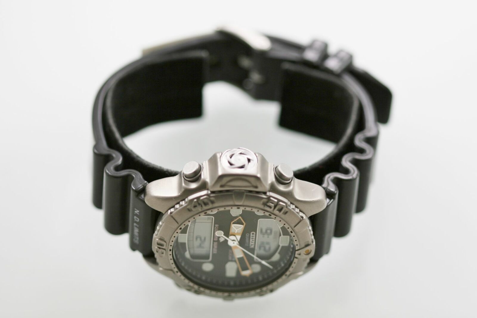 citizen aqualand titanium