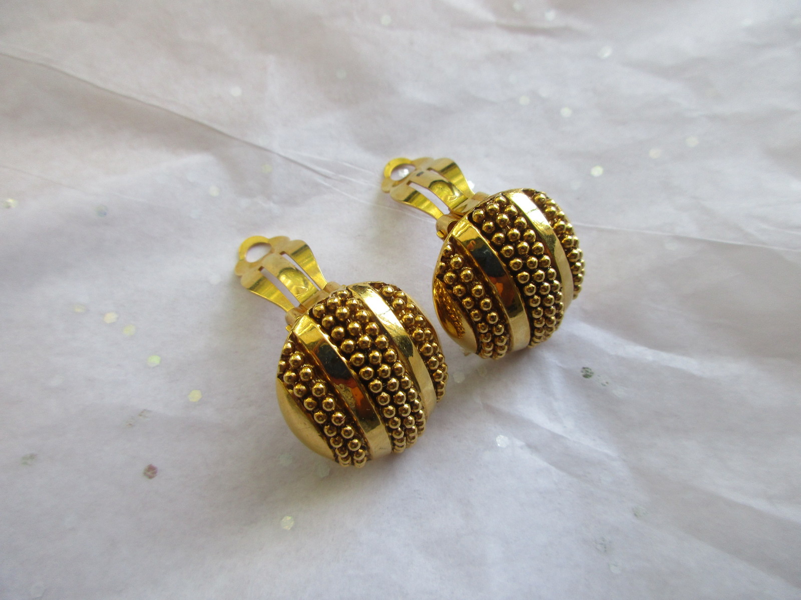 Joan Rivers Goldtone Clip on Earrings. Retired QVC Earrings