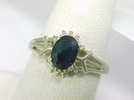 Natural SAPPHIRE Oval-Cut Gemstone Vintage RING in Sterling Silver - Siz... - $85.00