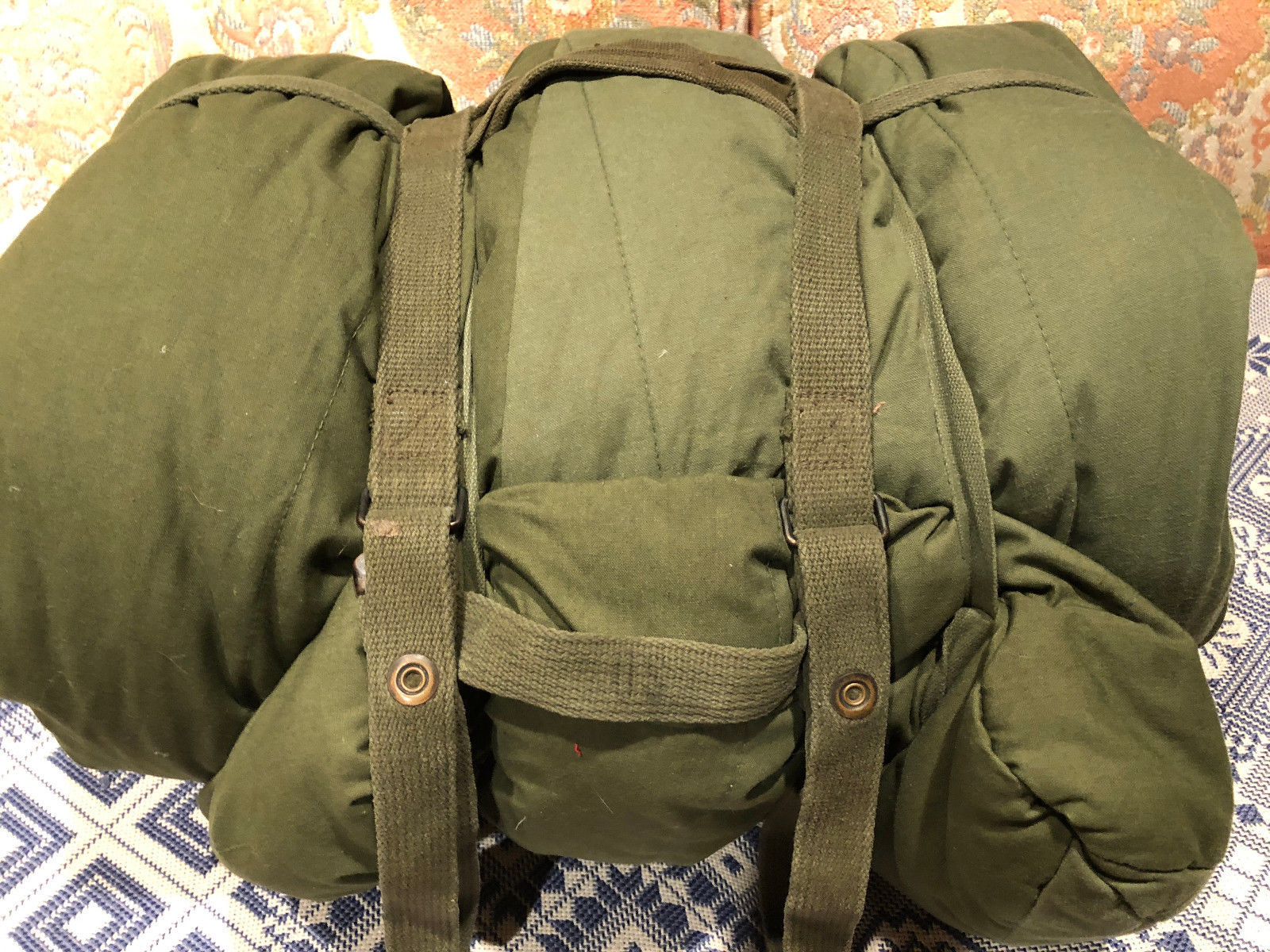 sleeping bag carrier