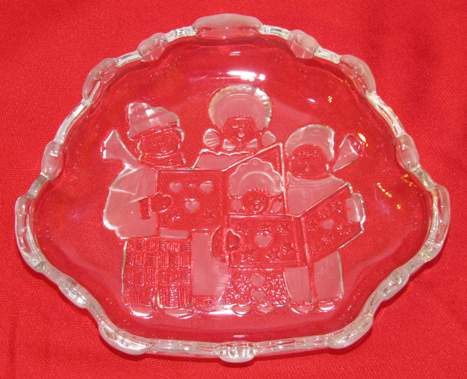Mikasa Christmas Carolers Frosted Holiday Clear Glass Candy Dish