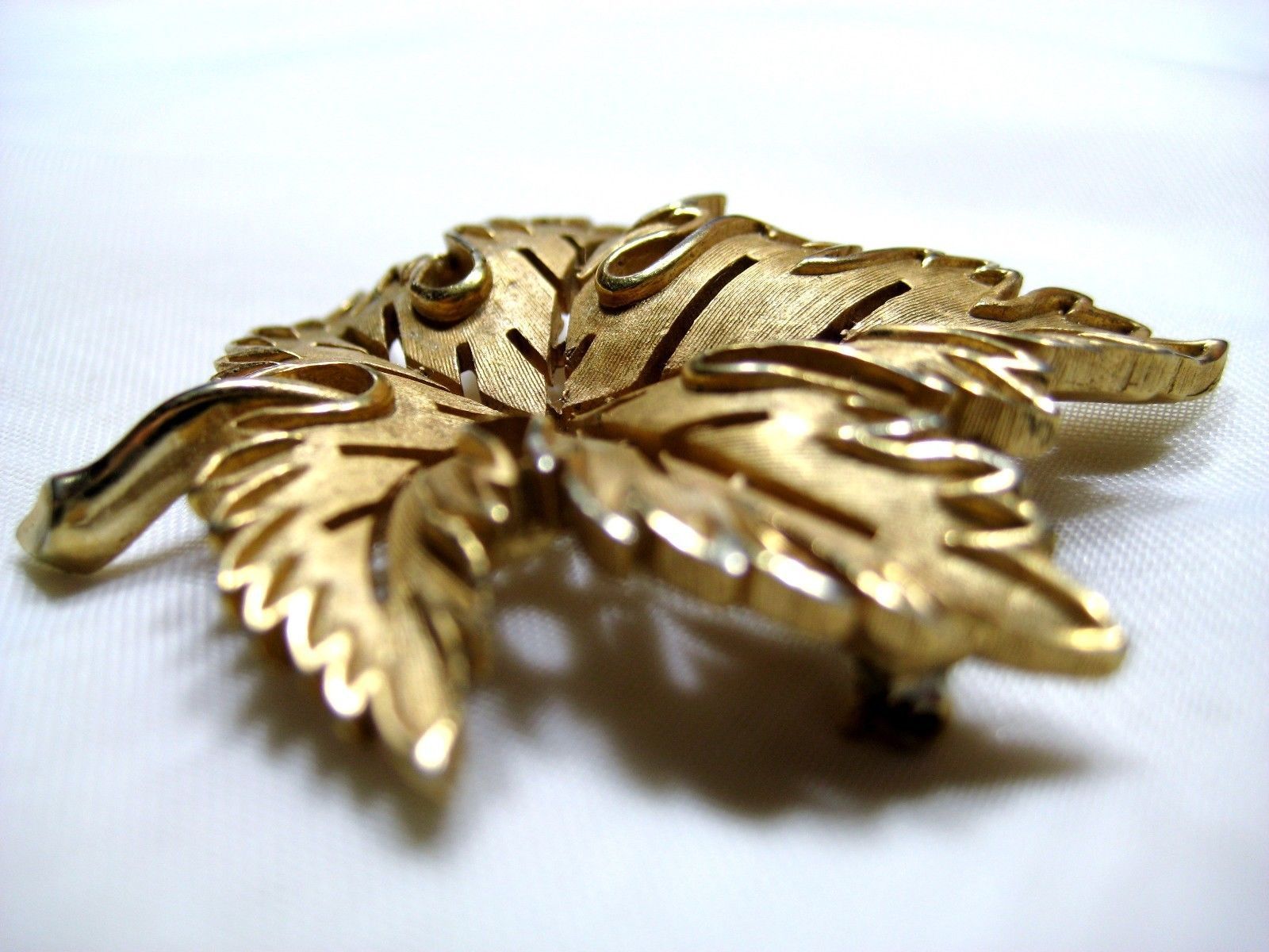 Signed Crown Trifari Gold Tone Maple Leaf Brooch Pin Openwork Vintage 