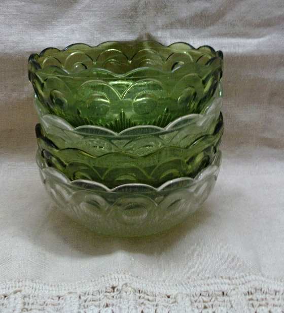 Vintage Pressed Glass Bartlett Collins Manhattan Pattern Berry