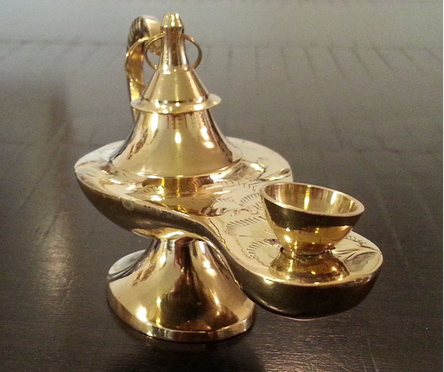ALADDIN OIL LAMP GENIE ALADIN BRASS SHINY LAMP Oil