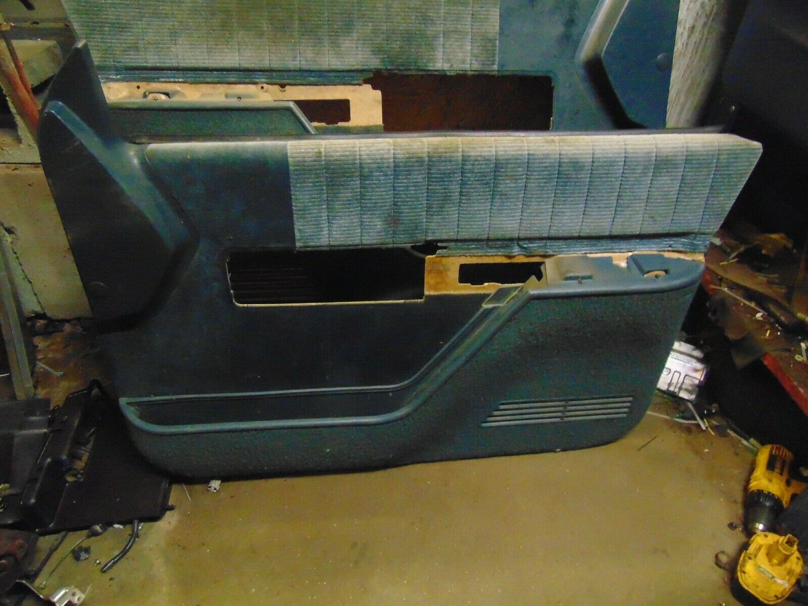 88 89 90 91 92 94 93 Chevy Silverado Sierra right & left interior door