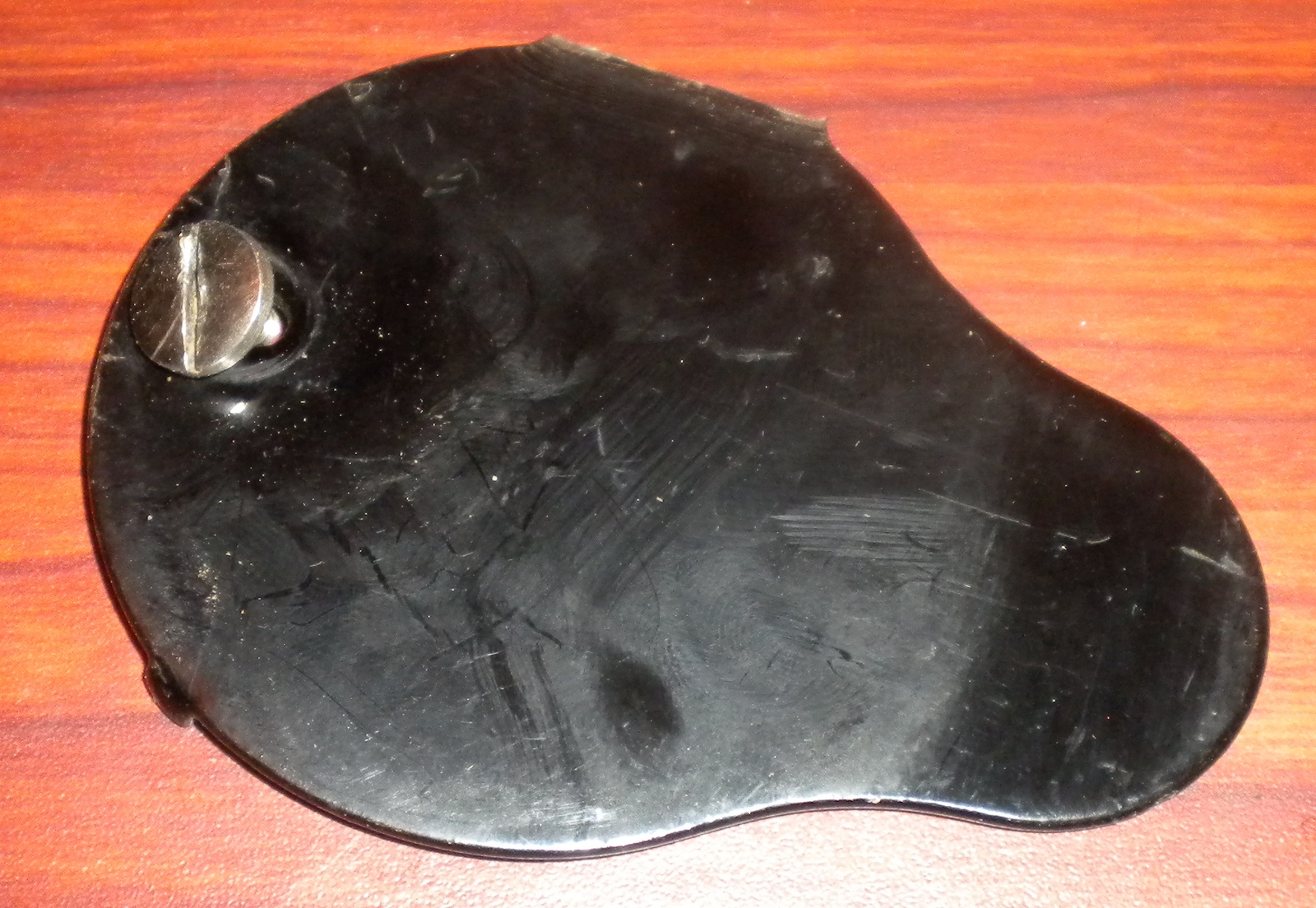 Primary image for Singer 128 Arm Side Cover Plain Black w/Mounting Screw w/Broken Lamp Bracket
