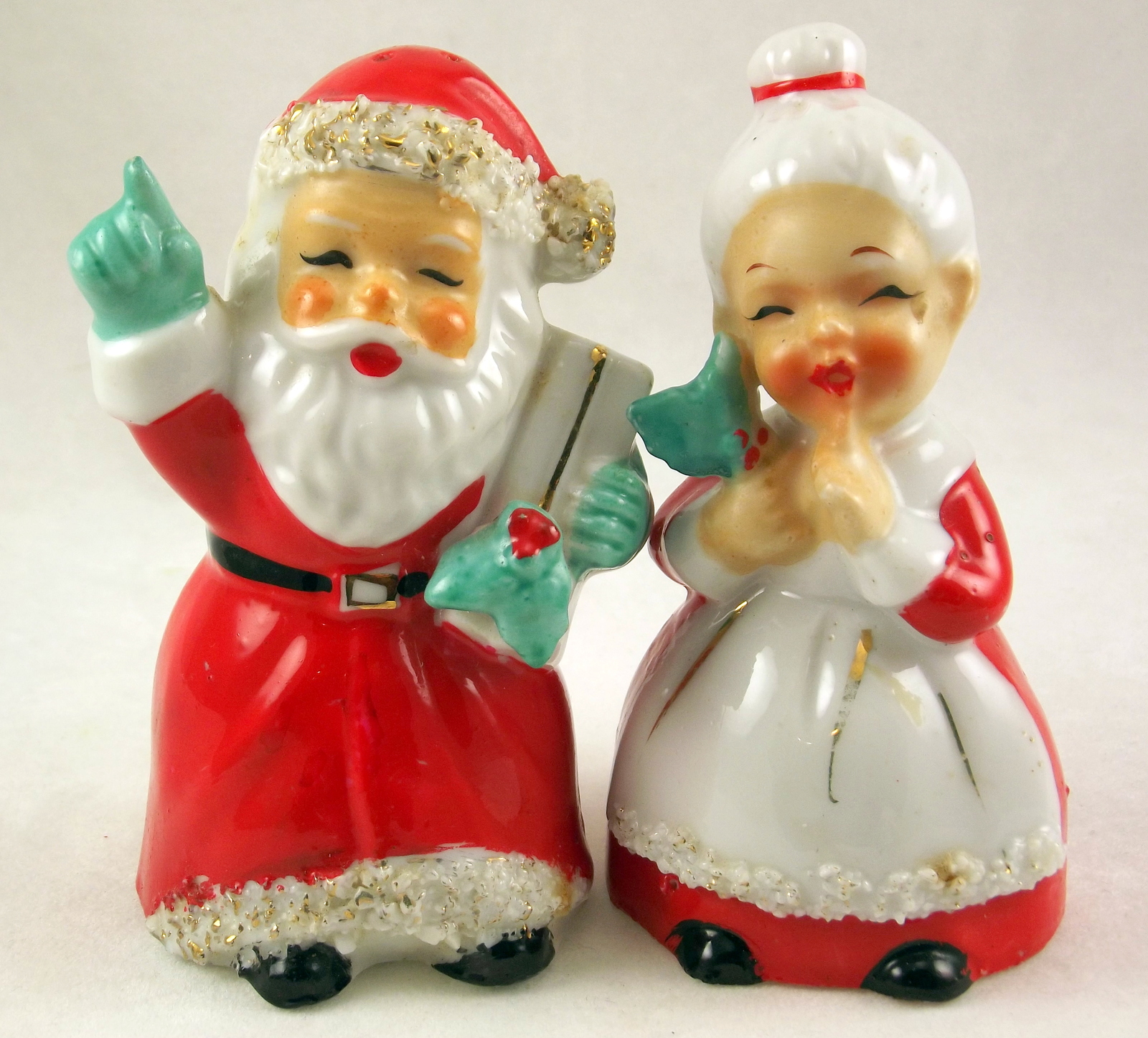 vintage porcelain santa mrs claus salt pepper shaker set vintage porcelain santa mrs claus salt pepper shaker set