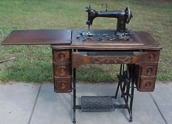 Wheeler & Wilson Sewing Machine With Machine Accessories-Very Good ...