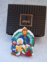 Avon Happy Holidays Carolers Christmas Pin New - $5.99