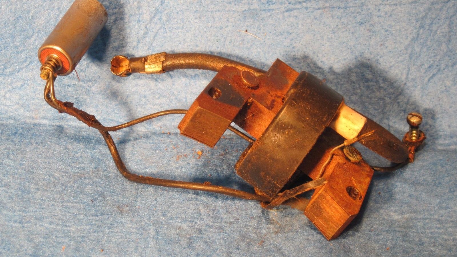 31/2 H.P Briggs & Stratton Model 80202 Coil Assembly Parts