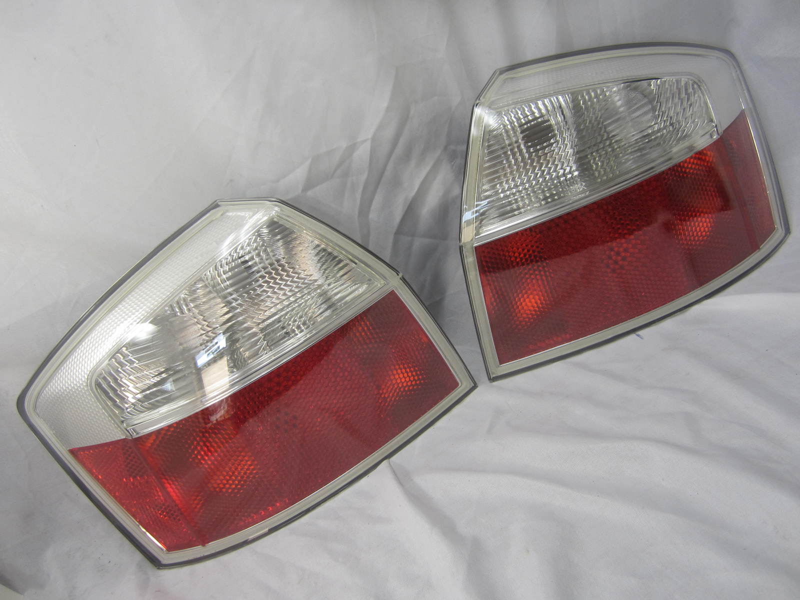 OEM Hella 2003 2004 2005 Audi A4 Sedan Tail Lights Pair Driver & Passenger Side Tail Lights
