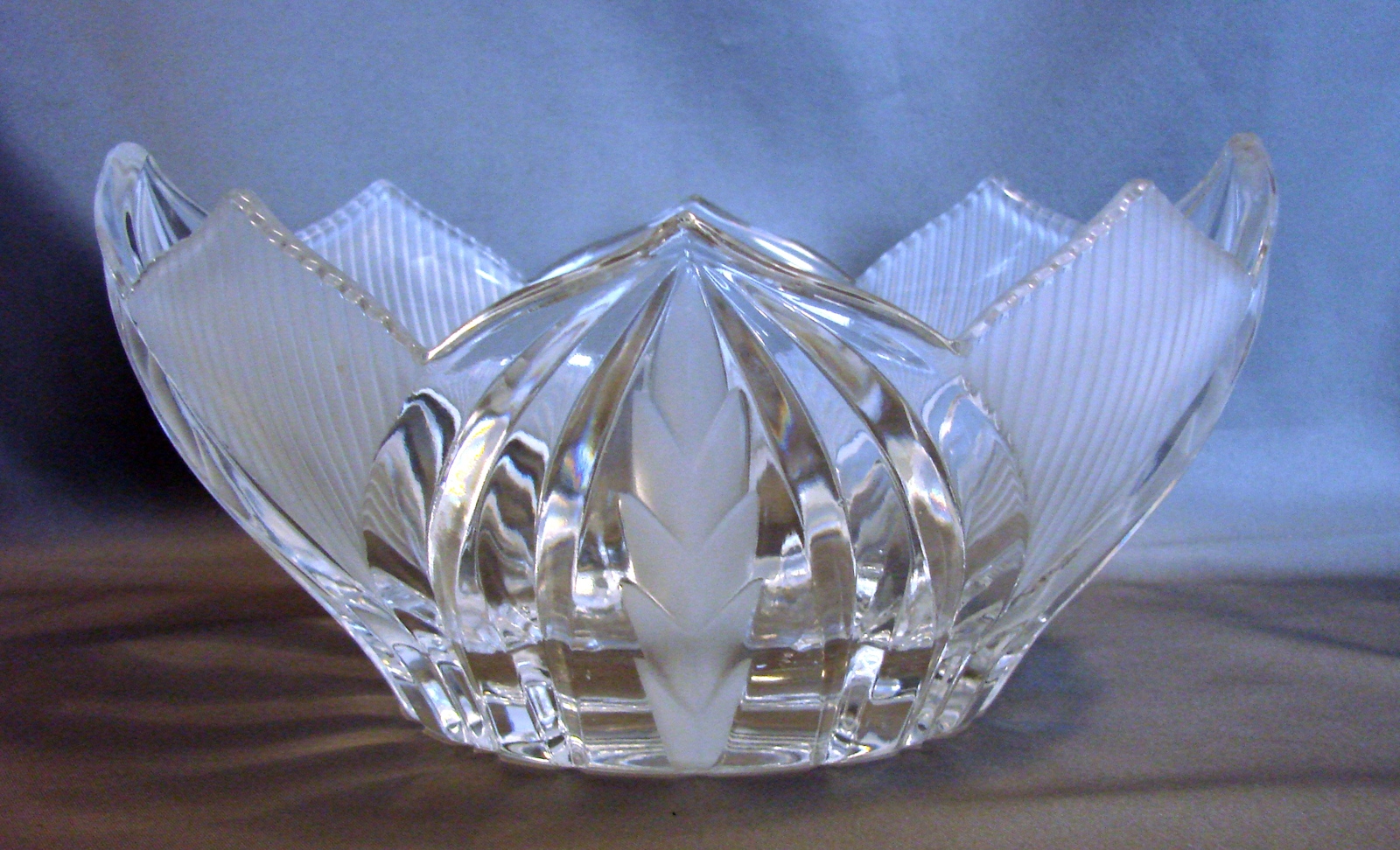 Beyer Lead Crystal Novelette Jardiniere (Oval Bowl) 739/8" Made in W