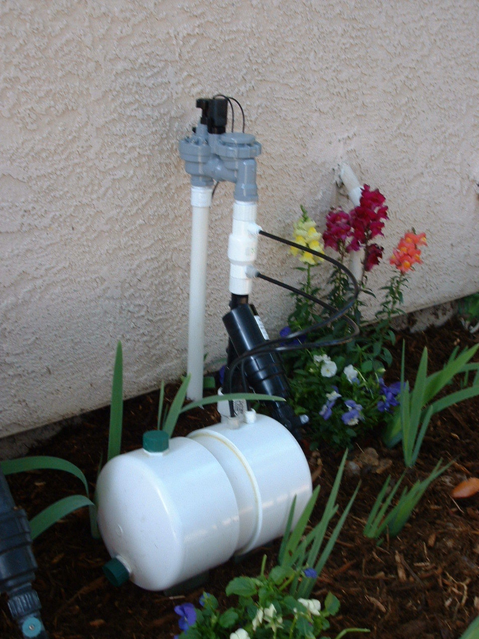 Fertilizer Caddy Fertilizer Injector, 1 gallon capacity, ¾" FPT inlet