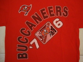 NFL Tampa Bay Buccaneers National Football League Classic Style Red T Shirt L - $19.10