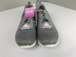 Skechers Ladies relaxed fit air cooled memory foam Sz 10 - $49.95