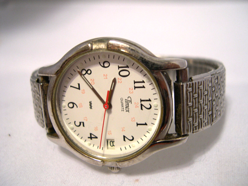 L41, Timex Indiglo, Ladies Silver Tone w/White Face Watch, Flex Band