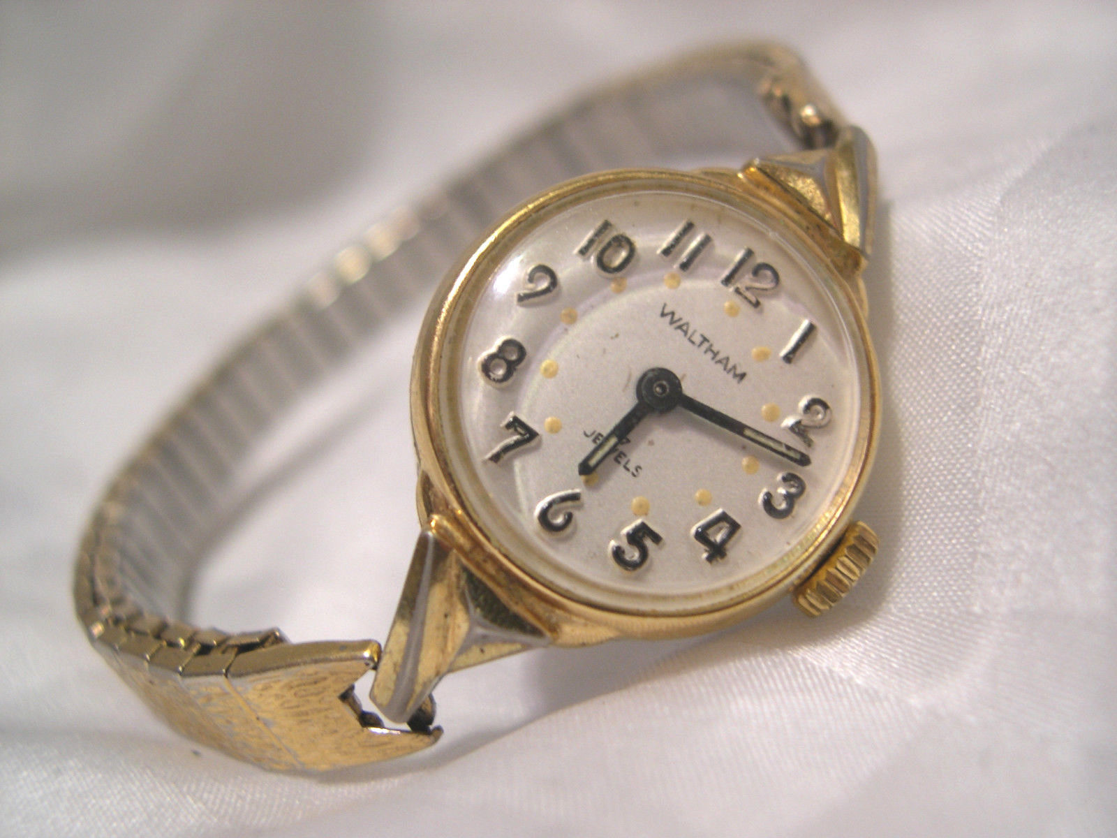 L62, Waltham Ladies Gold Tone Watch, Vintage, 17 Jewels, Classic Flex ...