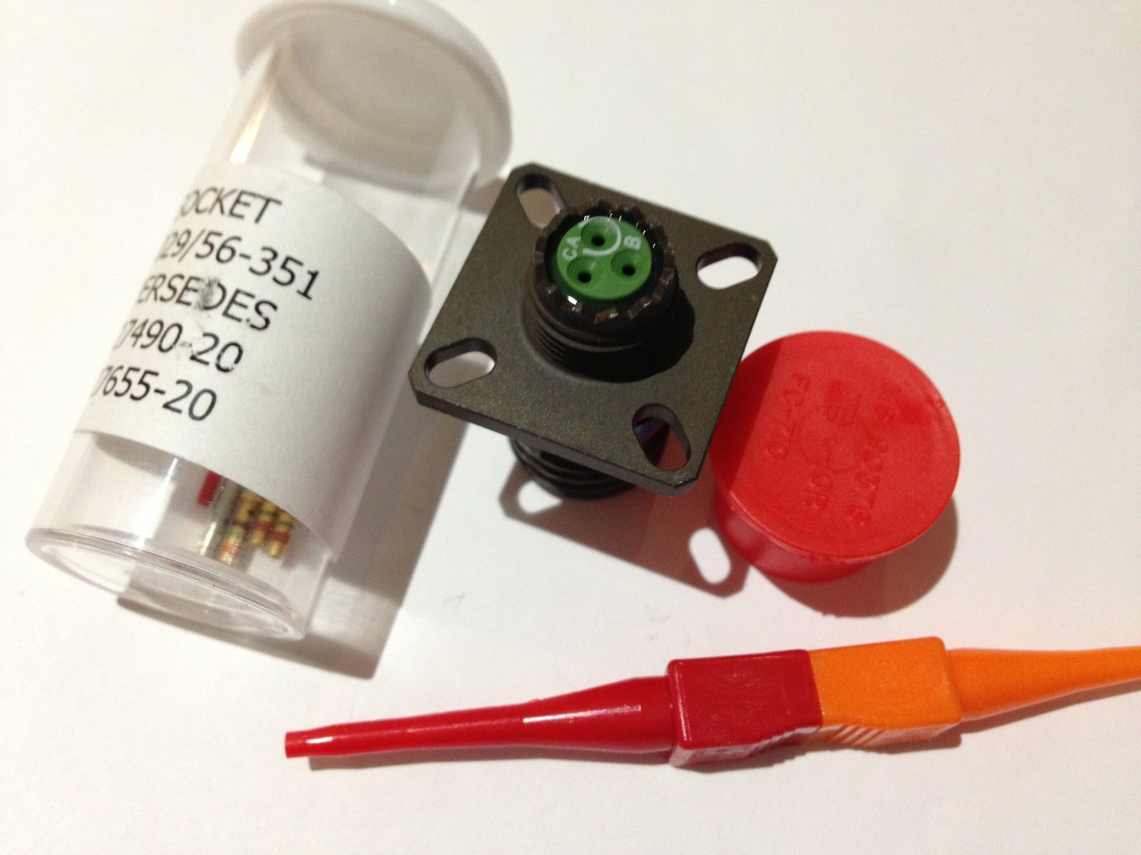 D38999/20WA98SN MILSPEC. CONNECTOR WITH CONTACTS BY SOURIAU Other