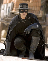 Antonio Banderas In The Mask Of Zorro 16x20 Canvas Giclee - $69.99