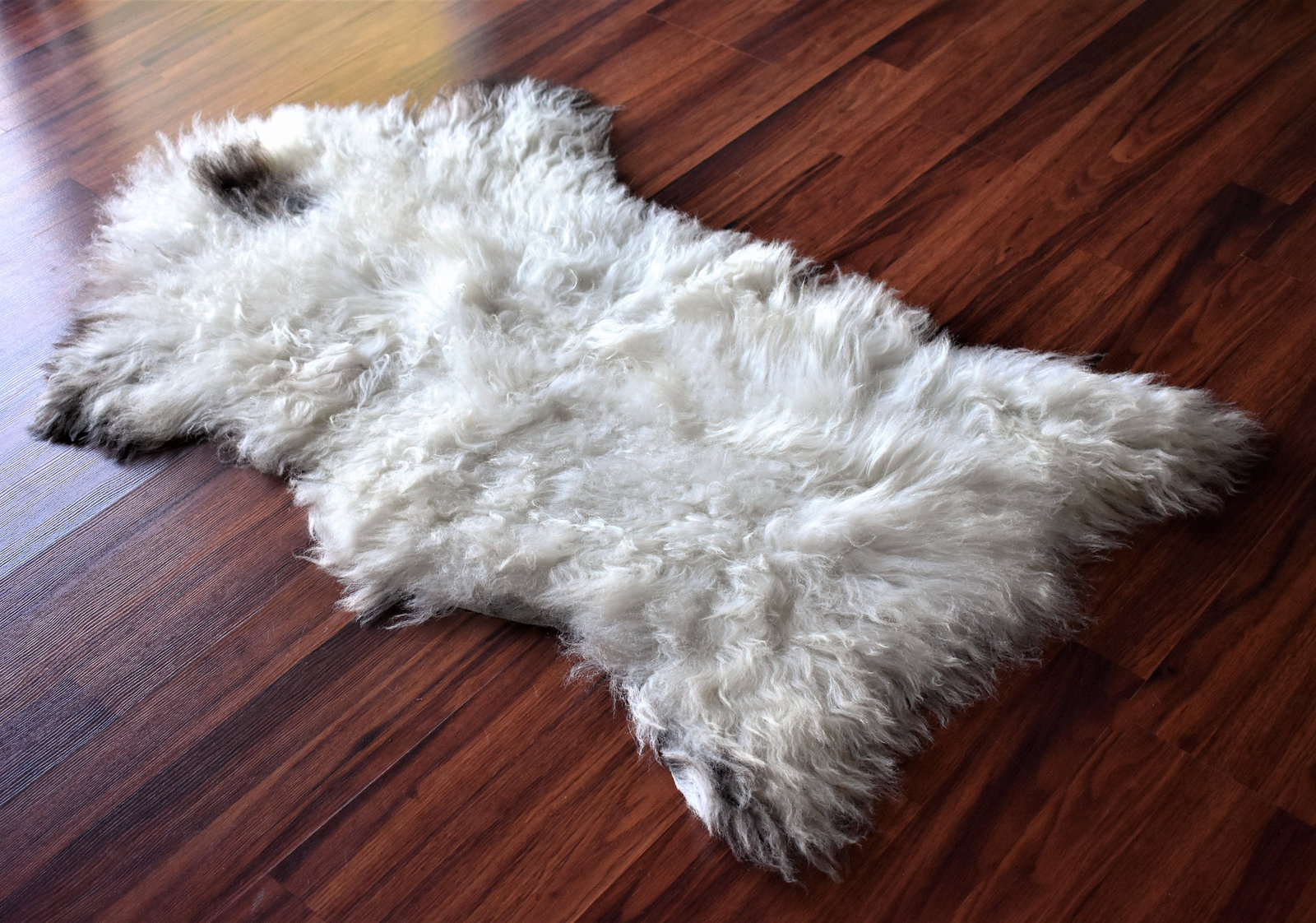 1121 Beautiful White Genuine SHEEPSKIN Rug Natural Humanely Sourced