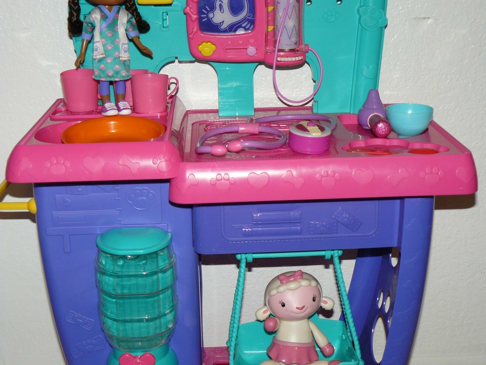 doc mcstuffins pet vet check up center