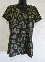 Ladies Olive Green Cheeta Print Tee Shirt Vee Neck NWT Large Mossimo Sup... - $18.69
