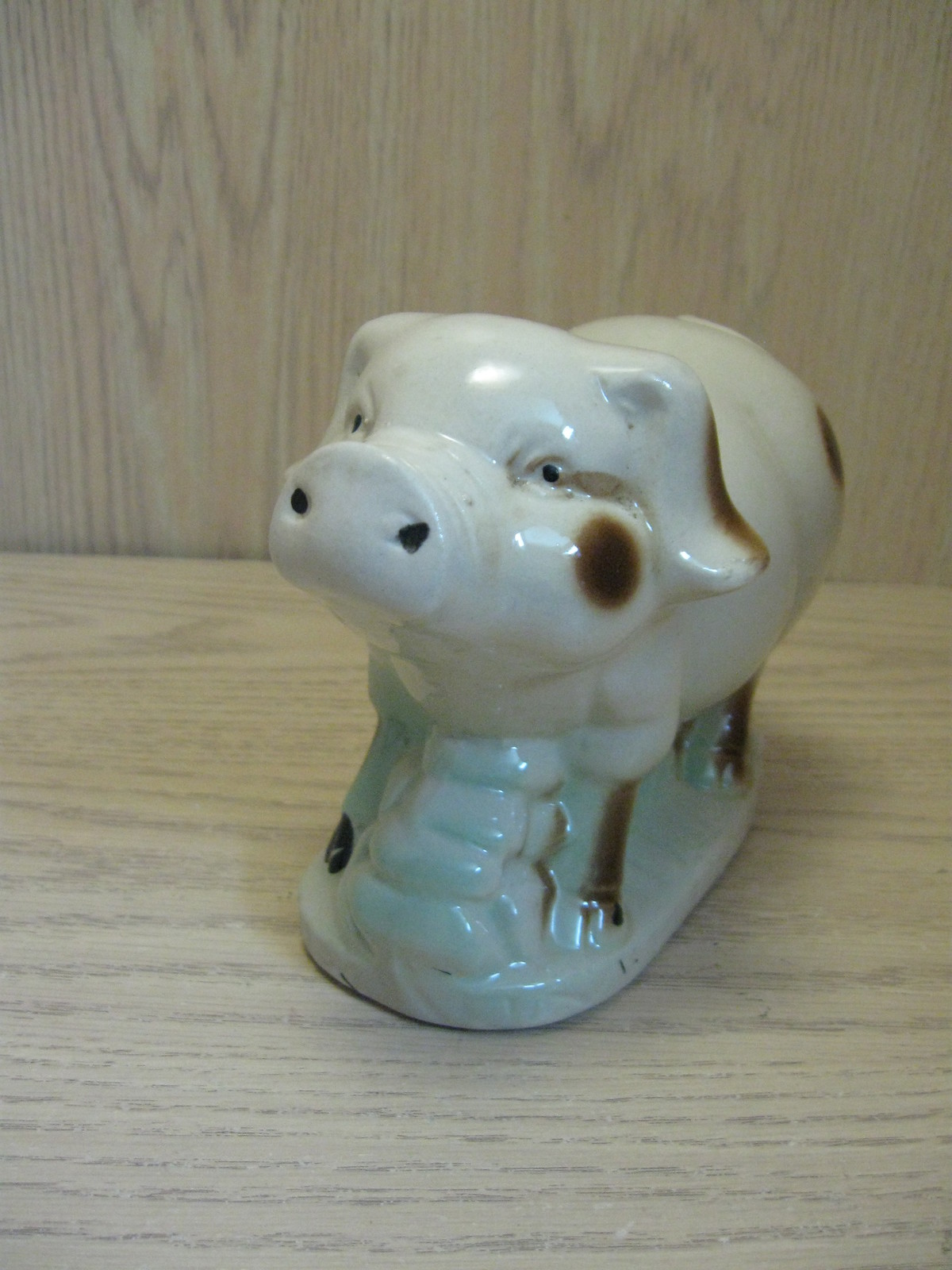 Ceramic Figurine Statue Farm Pig White & Brown Pigs