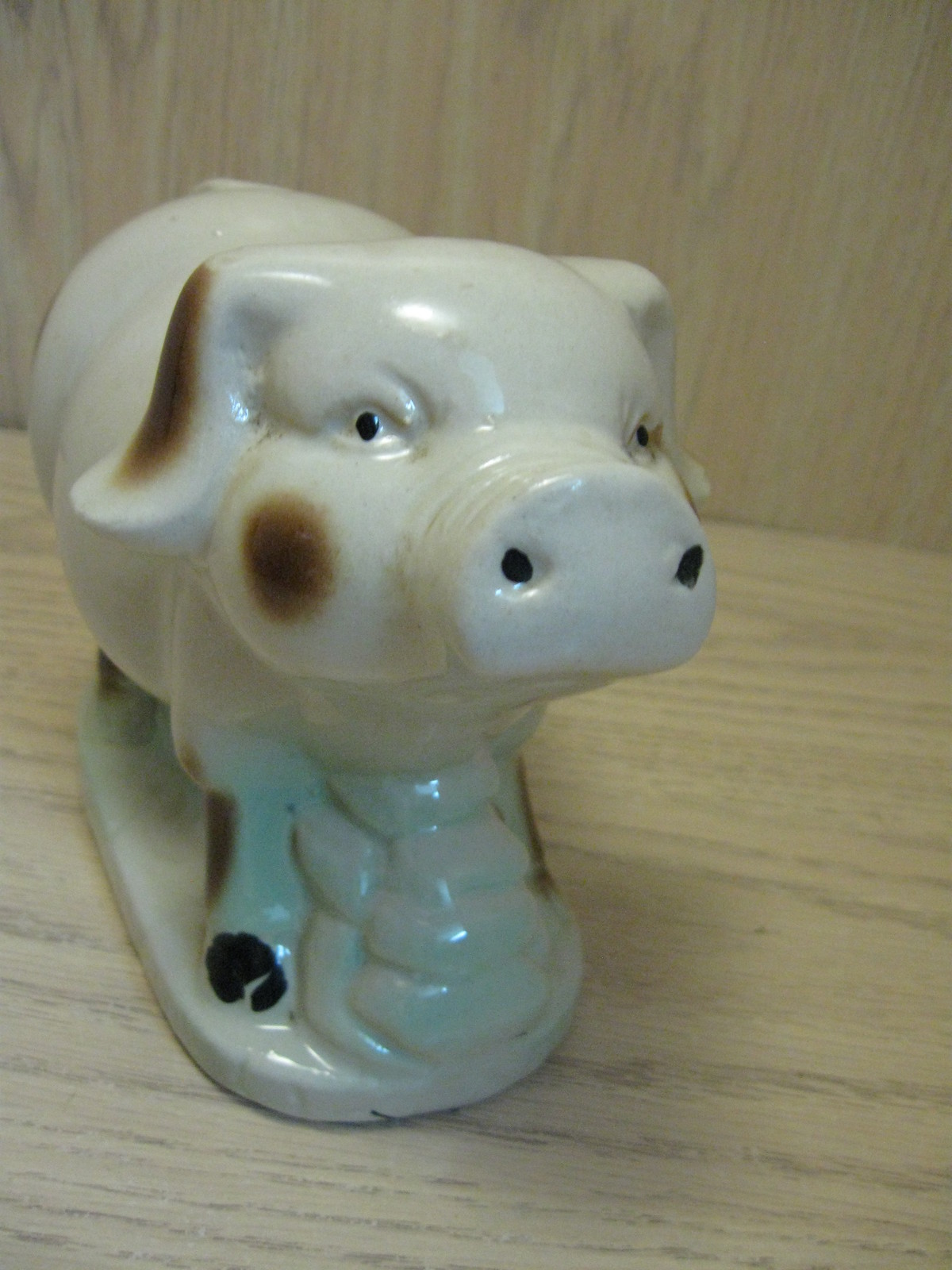 Ceramic Figurine Statue Farm Pig White & Brown Pigs