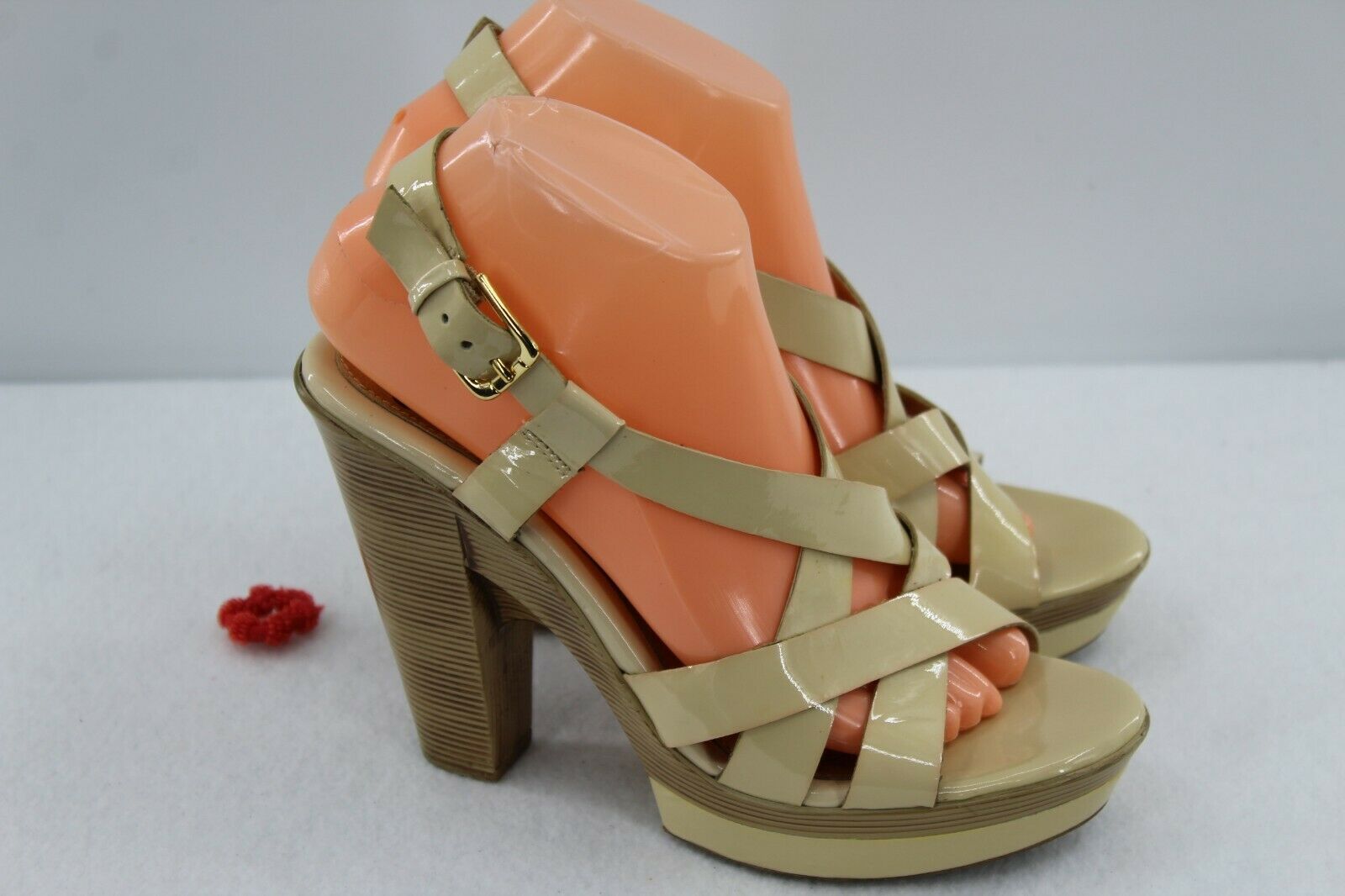 Primary image for SOFFT  Womens Beige Patent Leather 4" Heel Platform Sling Back Sandal 8.5 M