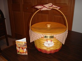 Longaberger 1999 Collectors Club Homestead Basket Combo - $45.99