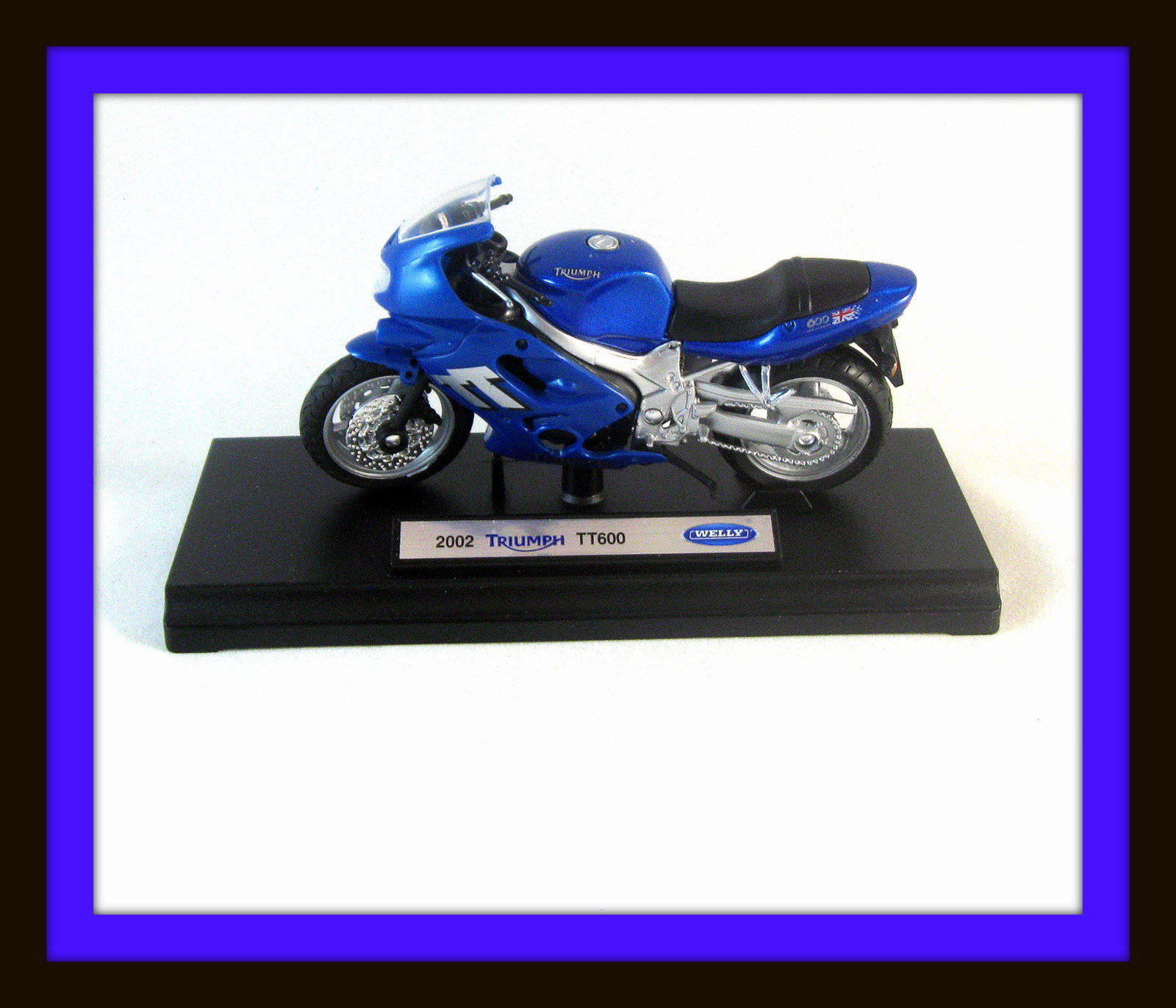 Motorbike Model Scale 1:18 Welly 2002 TRIUMPH TT600 