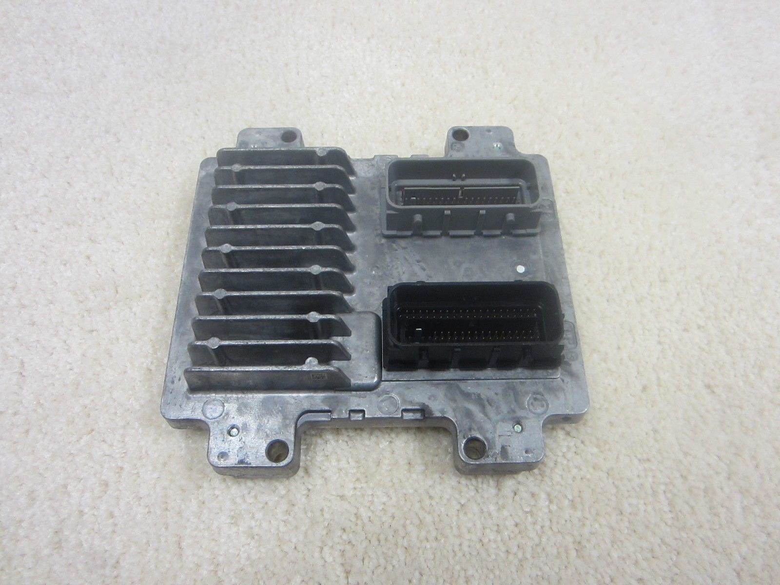 2009 2011 BUICK LUCERNE 3.9L ENGINE CONTROL MODULE ECM ECU 12629018