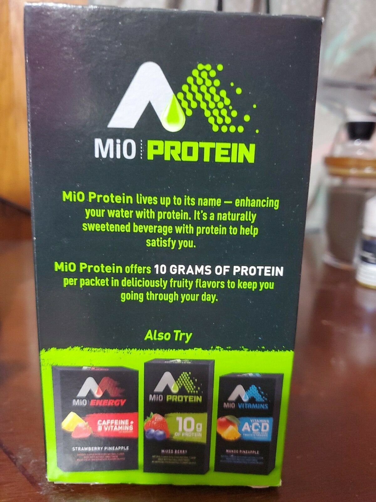 Mio Protein Drink / Shake Mix Strawberry Banana 4 Packs Per Box 10g