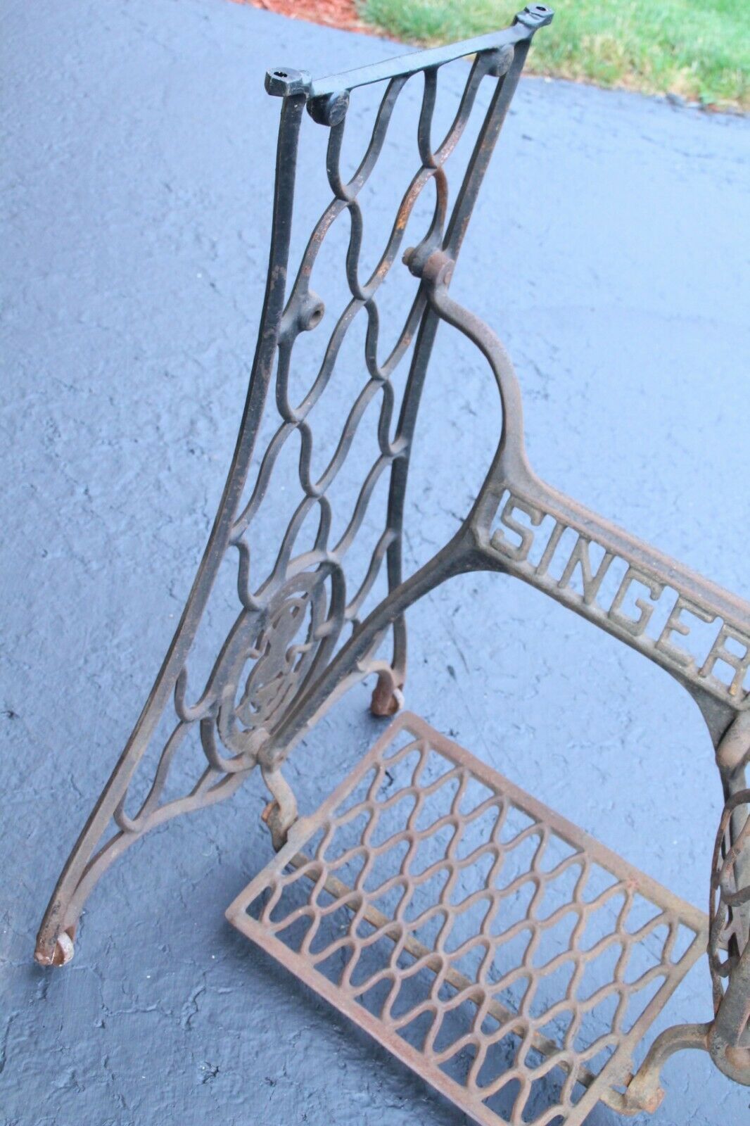 Singer Treadle Sewing Machine Base Table Legs Iron Working Complete